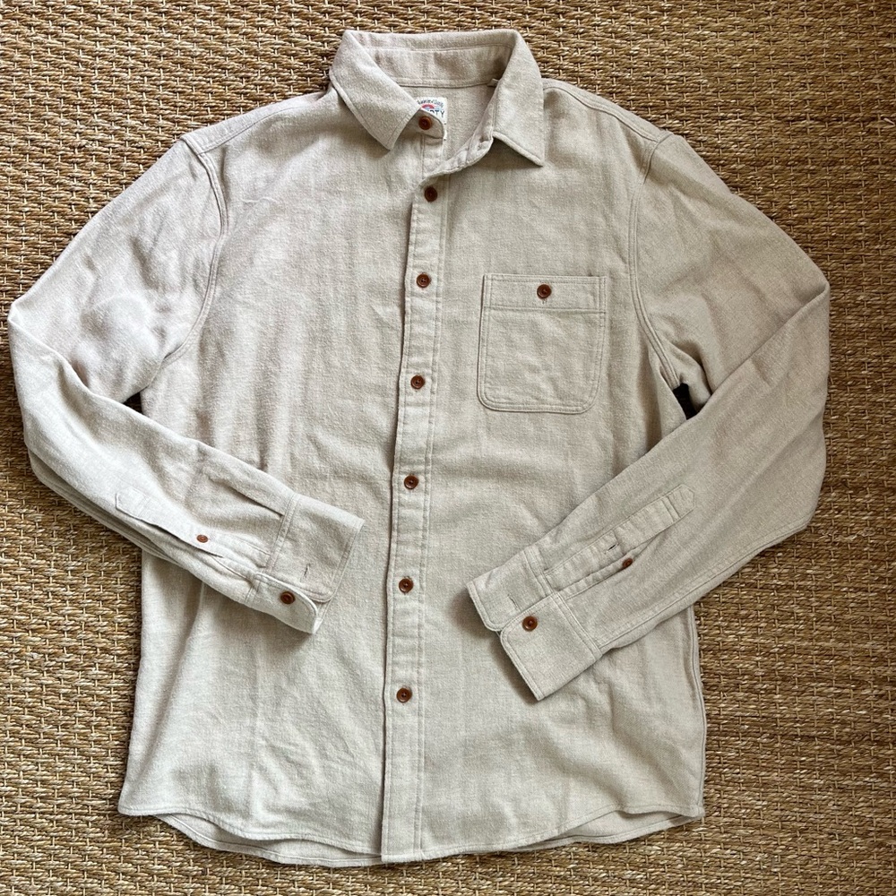 Faherty cream colored flannel shirt sz M